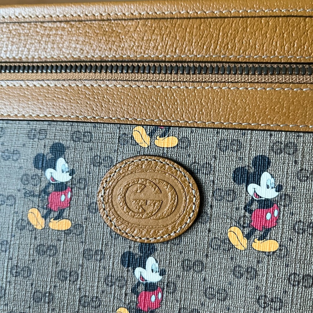 Gucci x Disney Mickey Mouse Canvas Zip Around Portfolio NWT - Picture 10 of 15